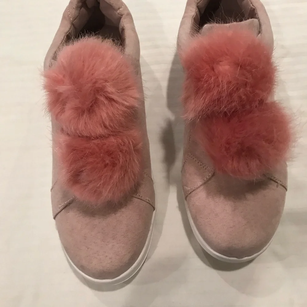 Sam Edelman Girls Pink Suede Pom Pom Sneakers